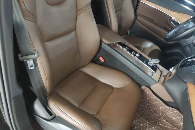 Used Volvo XC90 2021 B5 SmartDrive Luxury Edition 5-seater
