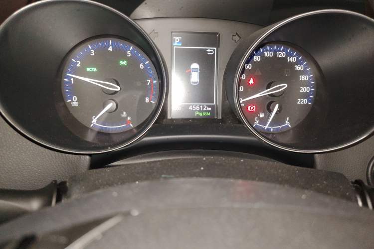 Used Toyota C-HR 2018 2.0L Flagship Sunroof Version China VI Standard