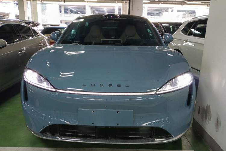 Used Hima Luxeed R7 2024 All-Electric 667 km Max Front