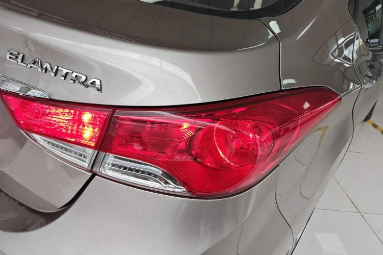 Used Hyundai Elantra (5th Generation / Langdong) 2015 1.6L Automatic Leading Model