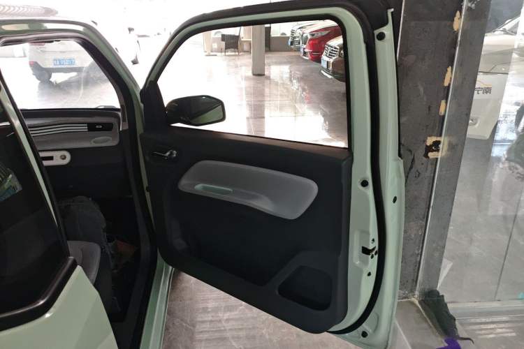 Used Wuling Hongguang MINIEV 2021 Macaron Premium Model – Lithium Iron Phosphate