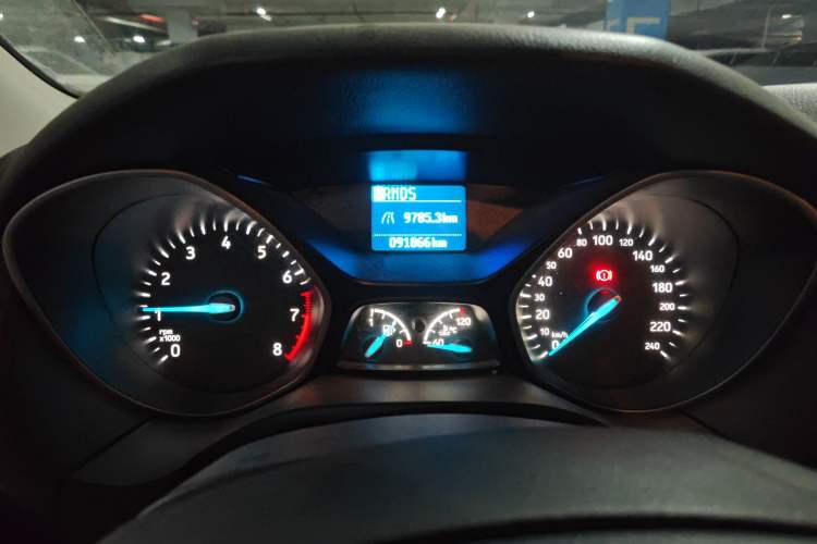 Used Ford Focus 2017 Sedan 1.6L Automatic Comfort Plus SmartDrive Edition Instrument Cluster