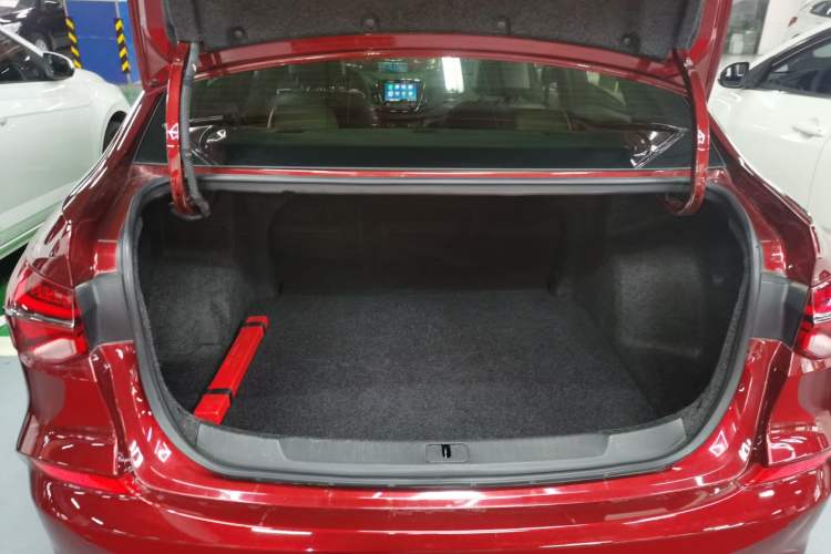 Used Chevrolet Monza 2020 Light Hybrid RS 330T Automatic Comfort Edition Trunk