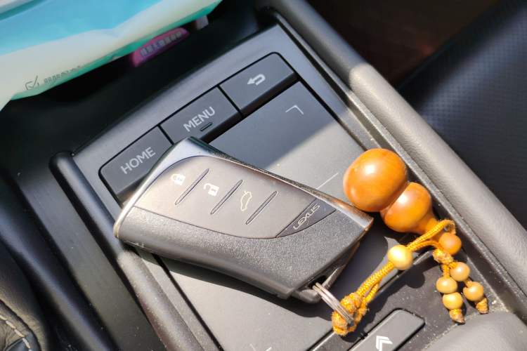 Used Lexus ES 2018 300h Premier Edition China VI Standard