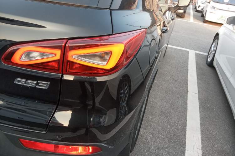 Used GAC Trumpchi GS3 2017 150N Automatic Elite Edition Right Rear Taillight