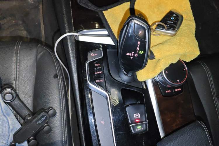 Used BMW 5 Series 2018 528Li Launch Special Edition Gear Lever