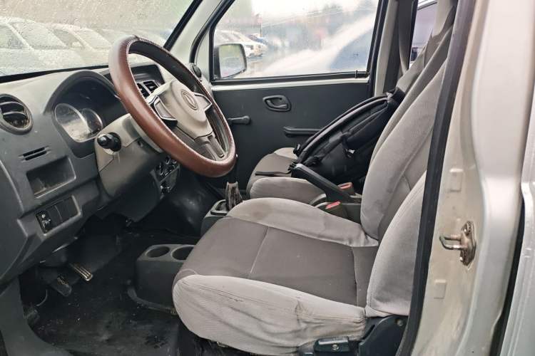 Used Dongfeng Xiaokang K07S 2015 1.2L Practical Version DK12-05 Left Front Seat