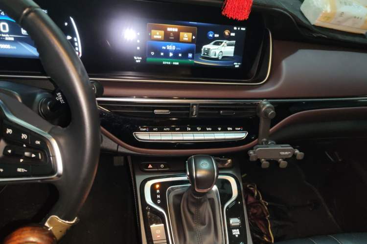 Used GAC Trumpchi M6 2021 PRO 270T DCT Luxury Edition Audio And AC Panel