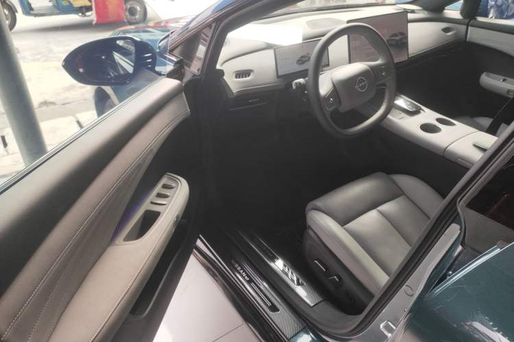 Used Nissan N7 2025 510 Air Driver Seat