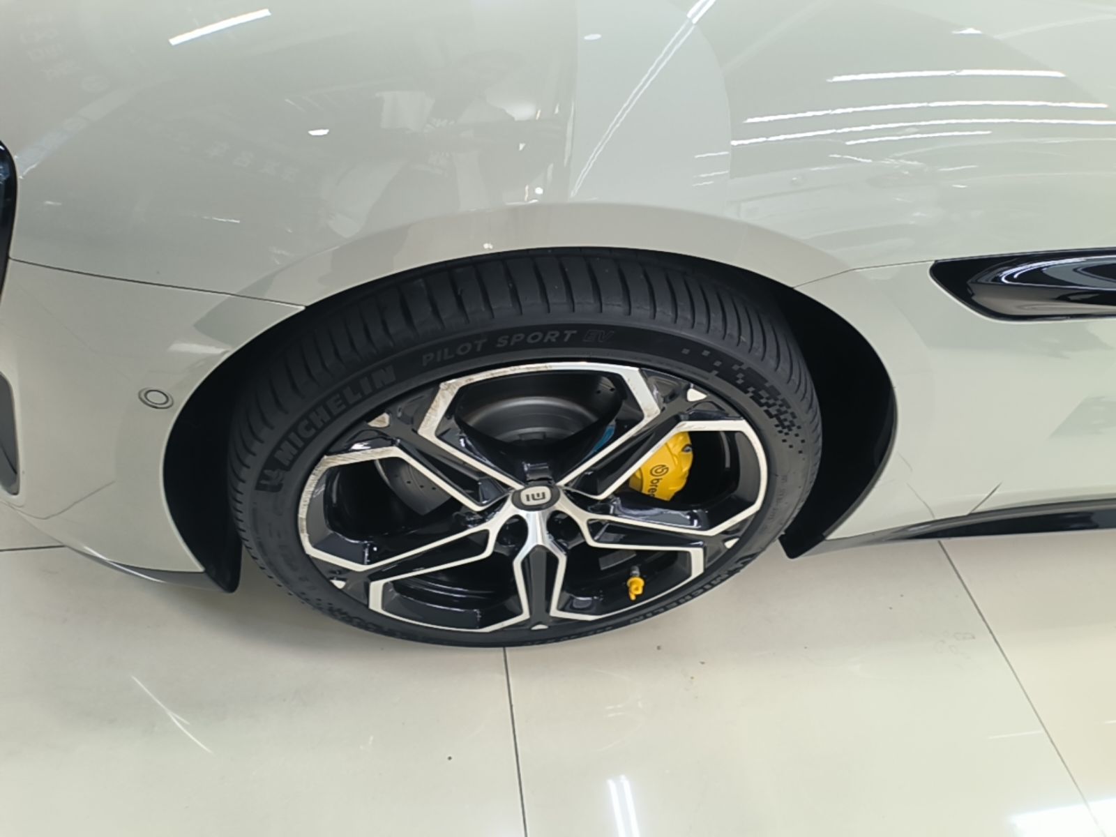 Xiaomi Auto SU7 2024 Rear-Drive Long-Range Intelligent Driving Version — снимка 10