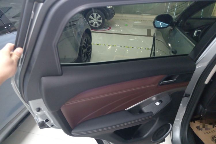 Used Wey VV6 2018 2.0T Two-Wheel-Drive Ultra-Luxury Version China V Standard