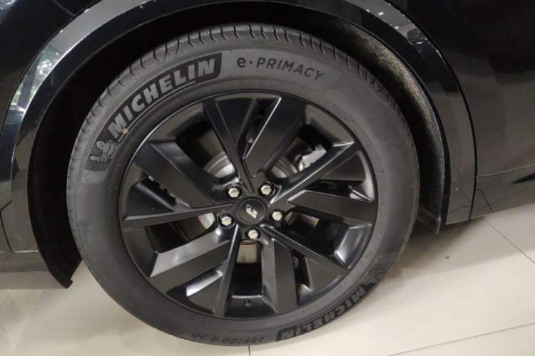 Used Li Auto L8 2023 Pro Model

