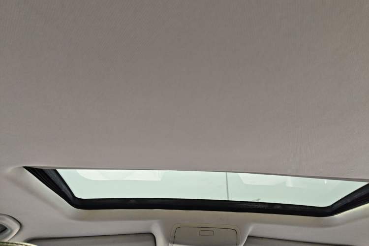 Used Volkswagen Sagitar 2011 1.4 TSI Automatic Luxury Edition
