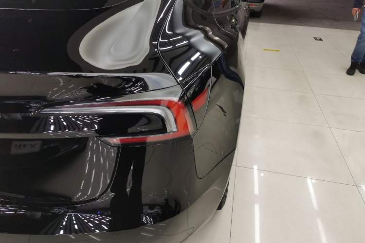 Used Tesla Model 3 2023 Long-Range All-Wheel-Drive Version Right Rear Taillight