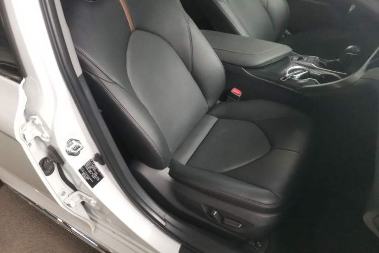 Used Toyota Camry 2023 2.0G Luxury Edition