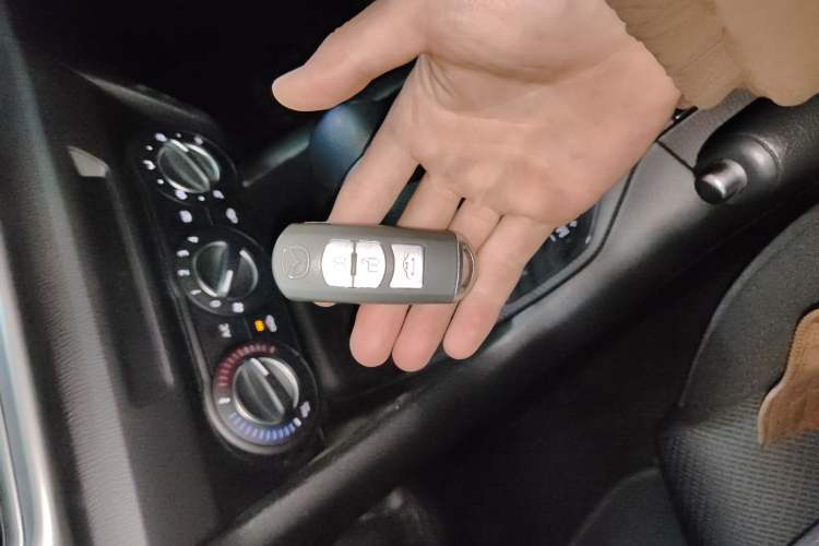 Used Mazda 3 Axela 2017 Sedan 1.5L Automatic Comfort Model Emission Standard China V