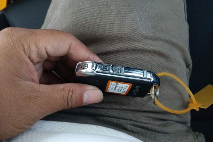 Used Kia kx1 Stonic 2021 1.4L CVT Fun & Sunroof Model
