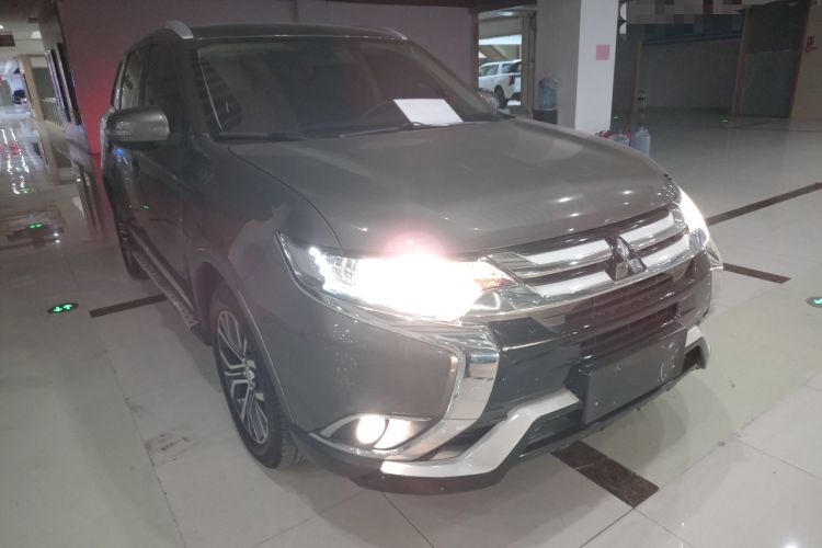 Used Mitsubishi Outlander 2018 2.0L Two-Wheel-Drive Jiale Edition 7-Seater