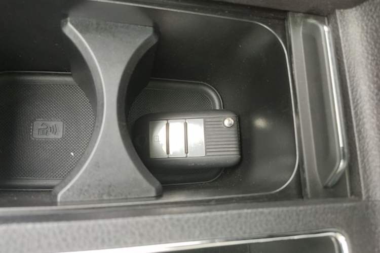 Used Roewe RX5 2019 20T Two-Wheel Drive Automatic Ali Smart Connectivity Platinum Edition

