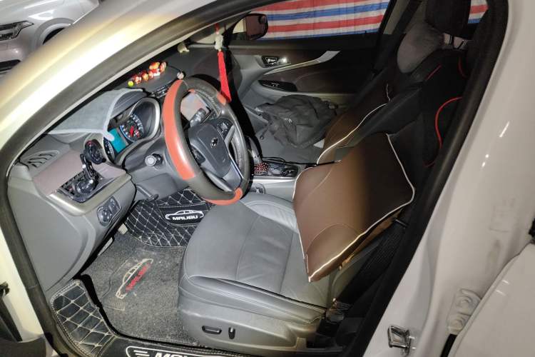 Used Chevrolet Malibu 2017 1.5T Automatic Luxury Edition Left Front Seat