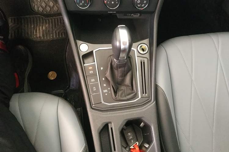 Used Volkswagen Lavida 2023 1.5L Automatic 5 Million Edition Gear Lever