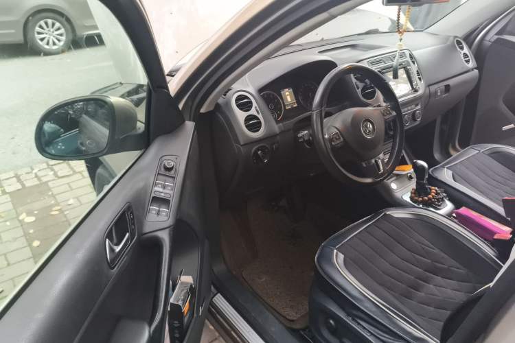 Used Volkswagen Tiguan 2013 2.0 TSI Automatic All-Wheel-Drive Flagship Edition Driver Seat