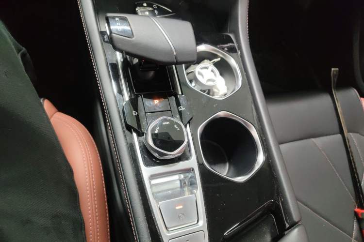 Used CHANGAN Eado 2023 Changan Edition PLUS Blue Whale NE 1.4T GDI DCT Prestige Version Gear Lever