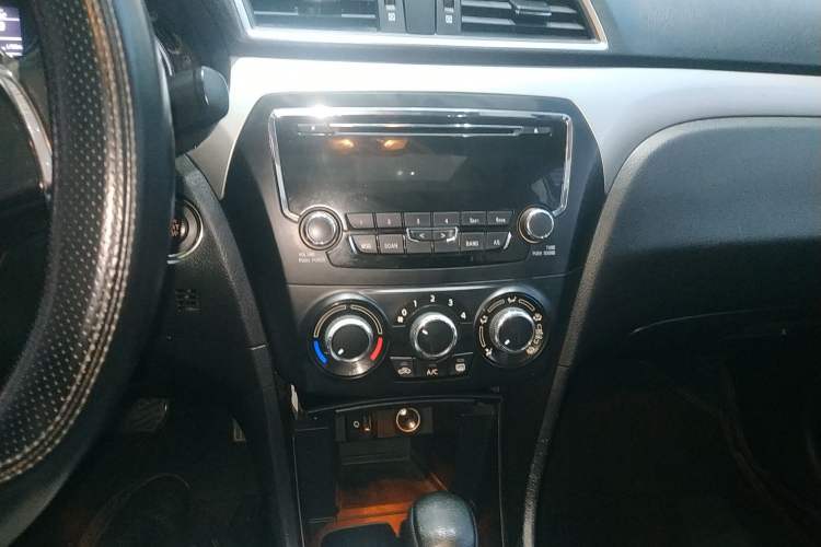 Used Suzuki Alivio 2015 1.6L Automatic Enjoyment Model
