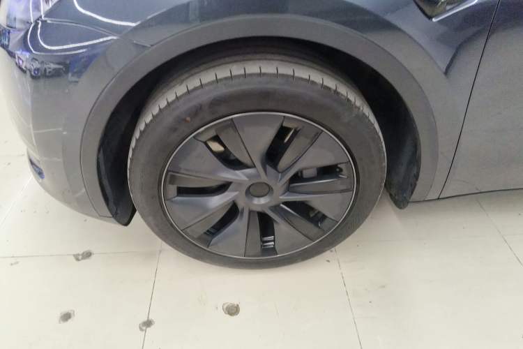 Used Tesla Model Y 2024 Rear-Wheel-Drive Version Left Front Wheel Hub