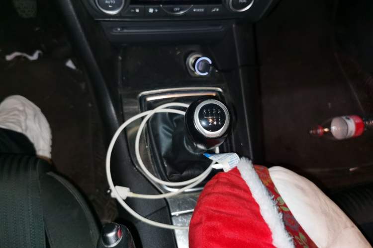 Used Mazda 3 Axela 2016 Sedan 1.5L Manual Luxury Model