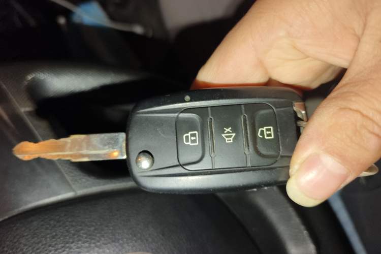 Used Wuling Hongguang 2015 1.2L S Base Model China V Standard