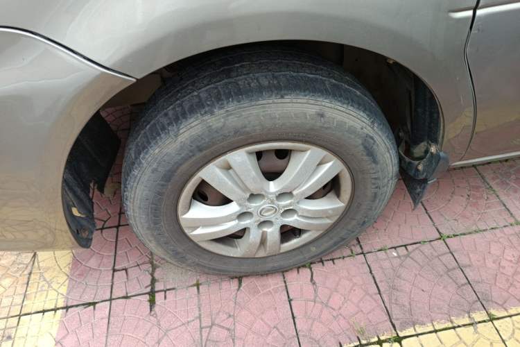 Used FORTHING Lingzhi 2017 M5 1.6L Standard Model Left Front Wheel Hub