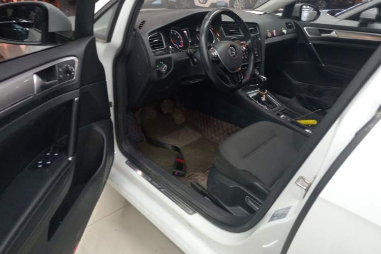 Used Volkswagen Golf 2020 280TSI DSG Comfort Version
