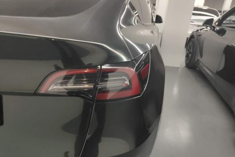 Used Tesla Model Y 2022 Long-Range All-Wheel-Drive Version
