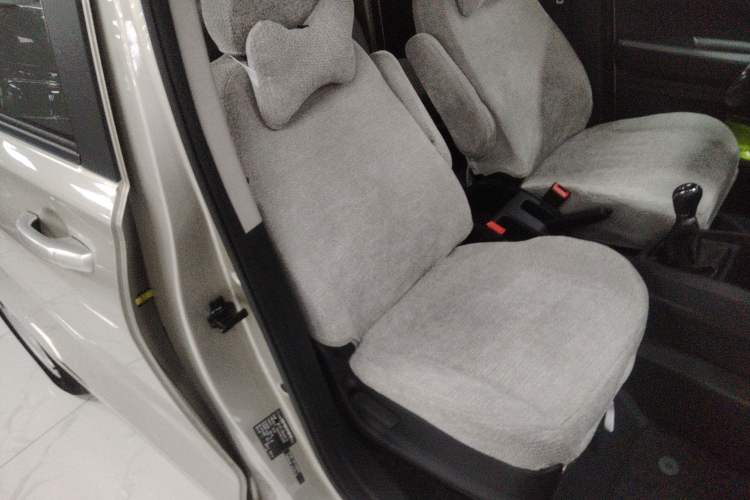 Used Dongfeng Fengon 380 2022 1.5L Standard Edition 7-Seater Passenger Vehicle Right Front Seat