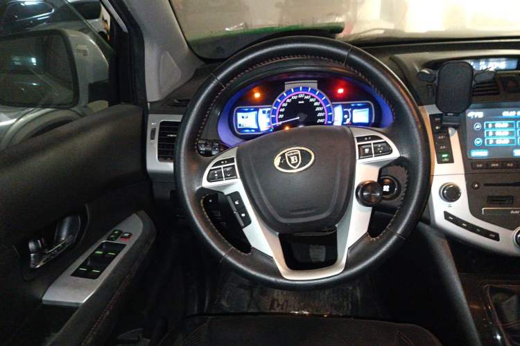 Used BYD S6 2014 1.5TI Manual Luxury 5-Seater Steering Wheel