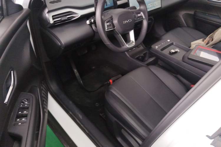 Used BYD e7 2025 Model 520 Smart Travel Edition