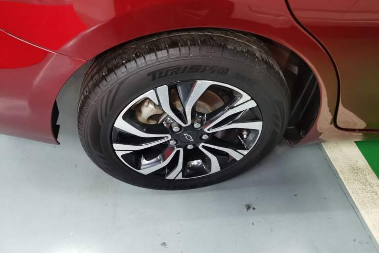 Used Chevrolet Monza 2020 Light Hybrid RS 330T Automatic Comfort Edition Right Rear Wheel Hub