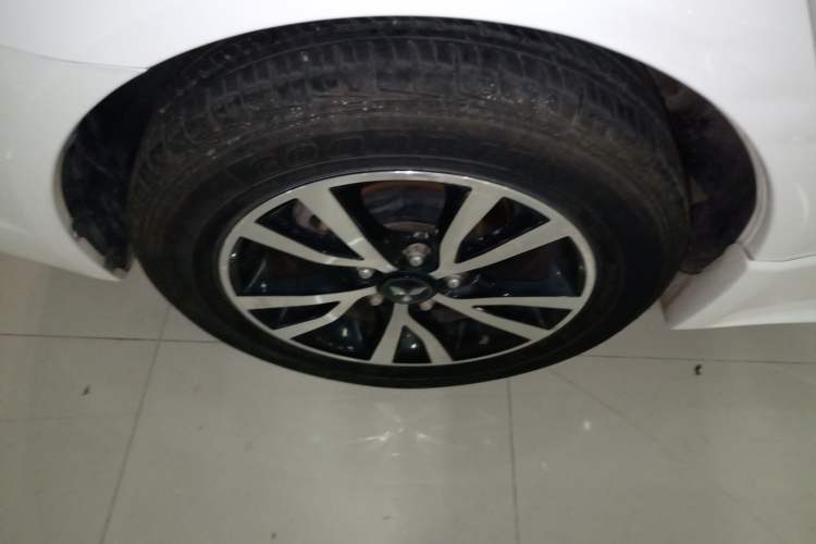 Used Mitsubishi Lancer EX 2016 1.8L CVT Black-and-White Retro Edition
