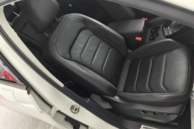 Used Volkswagen Tayron 2019 330TSI Two-Wheel-Drive Luxury Version China V Emission Standard Right Front Seat