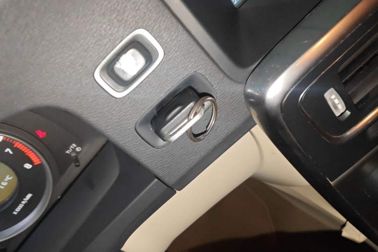 Used Volvo S60 2013 T5 Comfort Edition