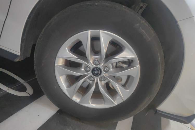 Used Toyota Granvia 2024 2.5L Hybrid Comfort Edition Right Front Wheel Hub