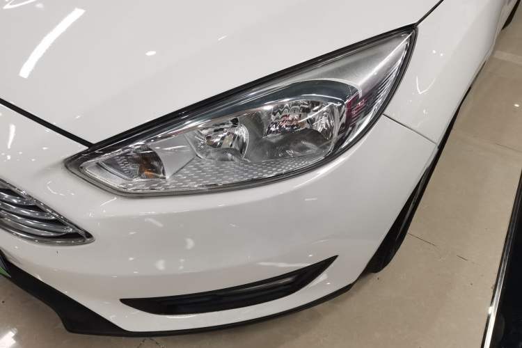 Used Ford Focus 2015 Sedan 1.6L Manual Fashion Edition Left Front Headlight