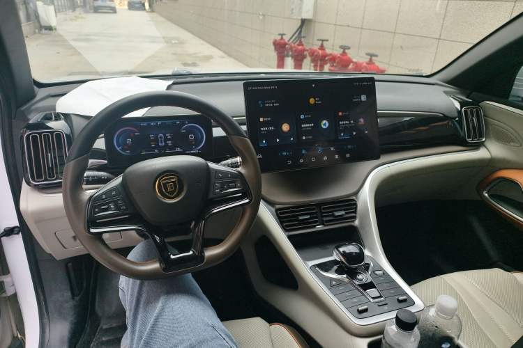 Used BYD Song Pro New Energy 2022 DM-i 110km Flagship Pro Model Center Console