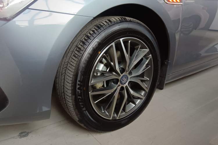 Used BYD Qin PLUS 2024 Honor Edition EV 420KM Leading Model
