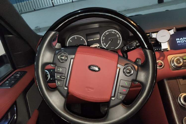 Used Land Rover Range Sport 2012 3.0 TDV6 HSE Diesel Edition Steering Wheel