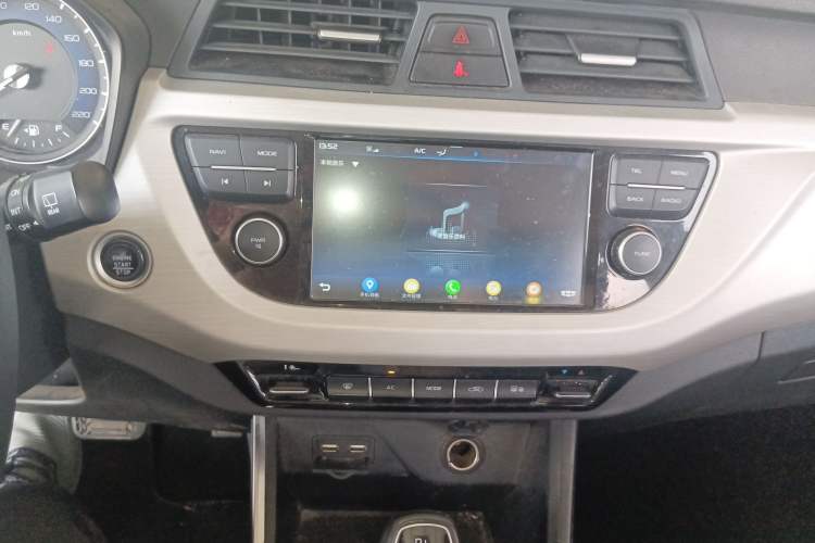 Used Geely Auto Vision X3 2019 Upgraded Model 1.5L CVT Elite Version
