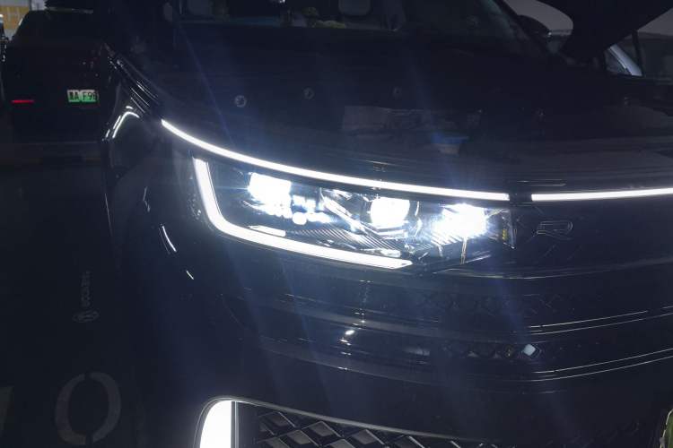 Used Volkswagen Tavendor 2024 380TSI All-Wheel Drive R-Line Cruise Edition