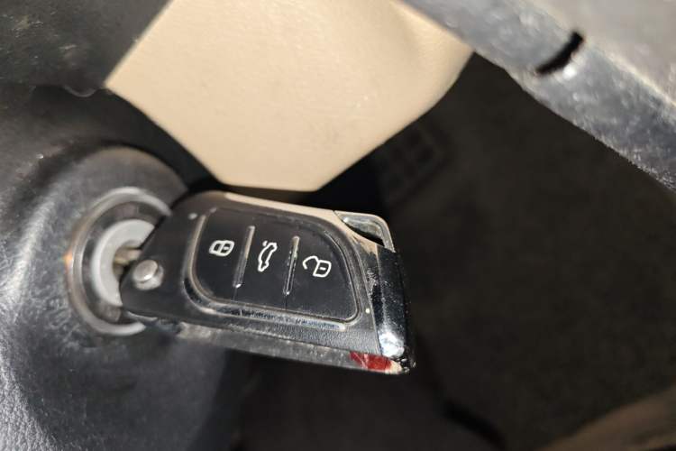 Used Toyota Camry 2013 2.5G Comfort Edition Vehicle Key