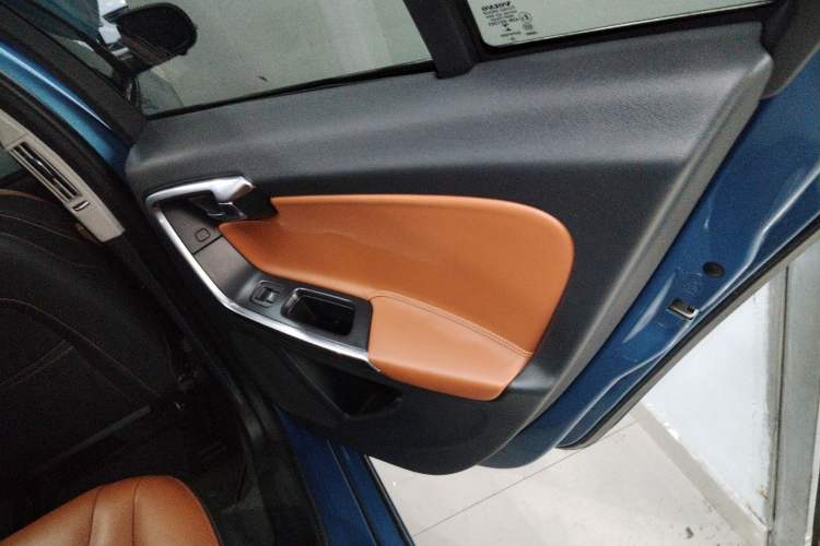 Used Volvo V60 2017 T5 Zhiyi Edition China V Standard